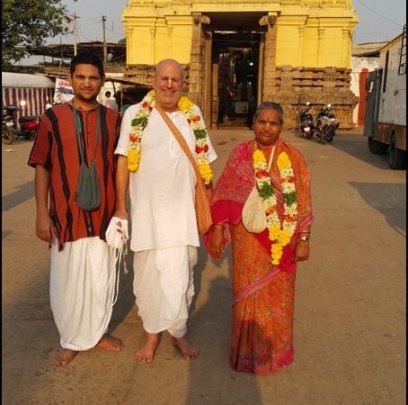 Brajkishor Das from Baroda, loves cooking and needs a Krishna Conscious partner