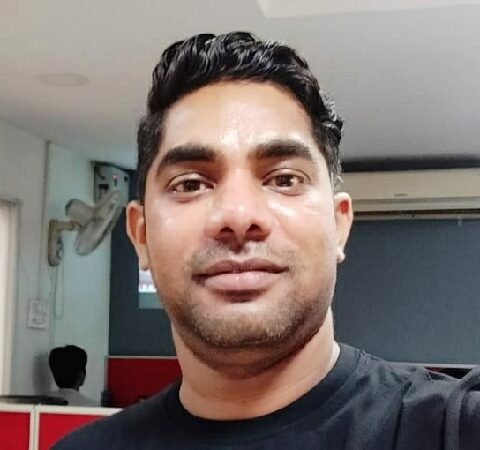 Middle class Software professional in Indore with Bachelor degree & AWS certification seeks a frank straightforward girl