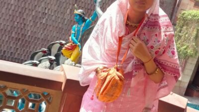 Simple Living High Thinking, Devotional Ideal Grihastha Life
